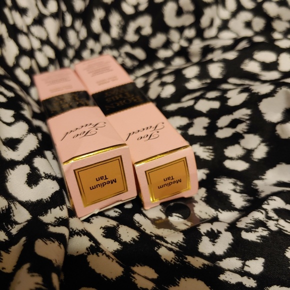 Too Faced born this way concealer - Picture 5 of 6